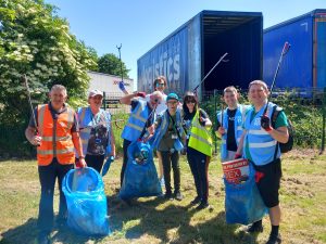 Volunteers clean up Drum Estate for Great Big Green Week